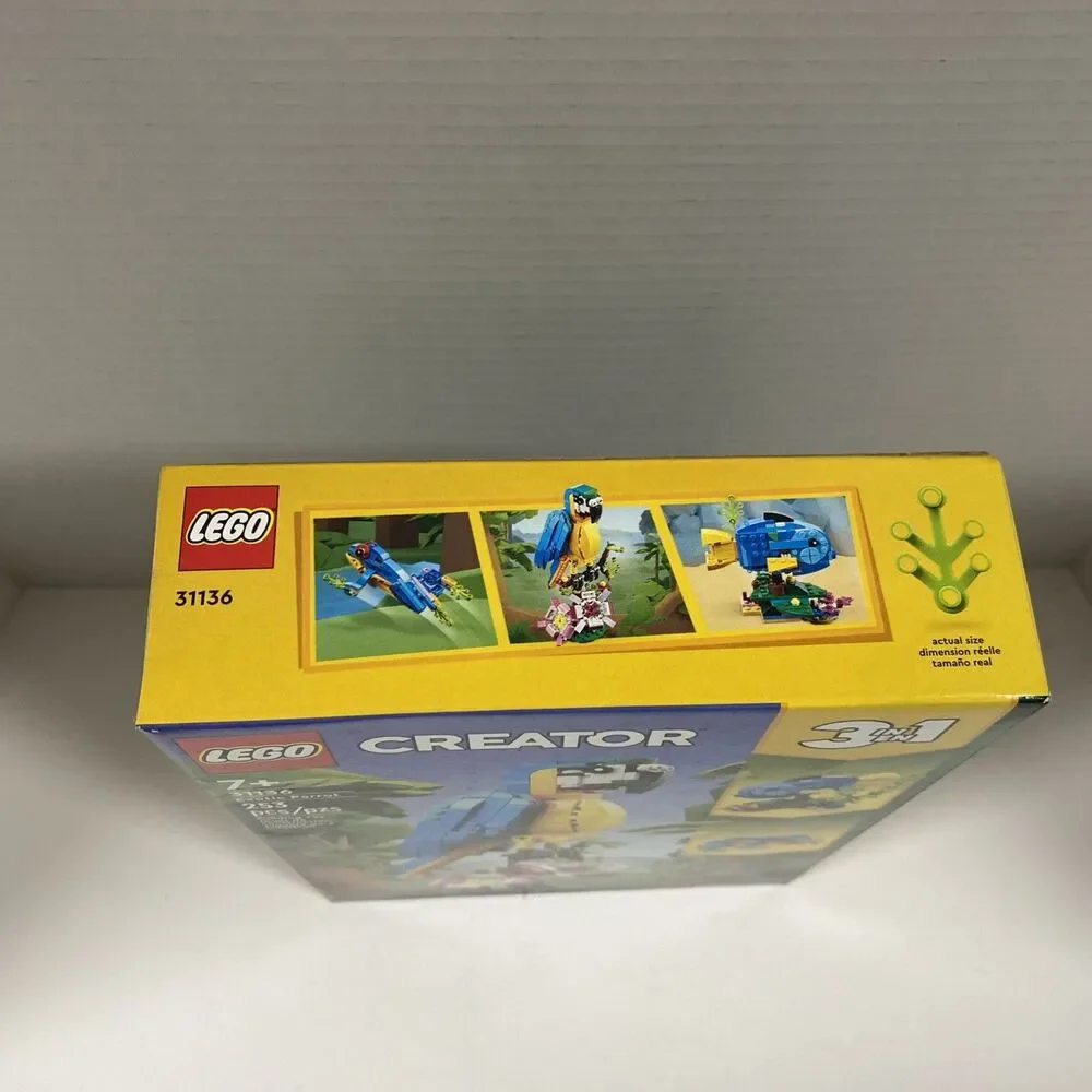LEGO CREATOR: Exotic Parrot (31136)